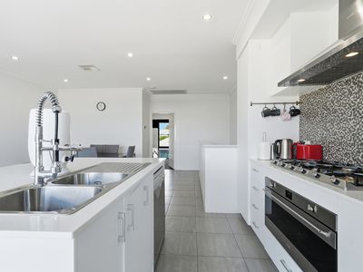 240 Leeuwin Boulevard, Bushmead