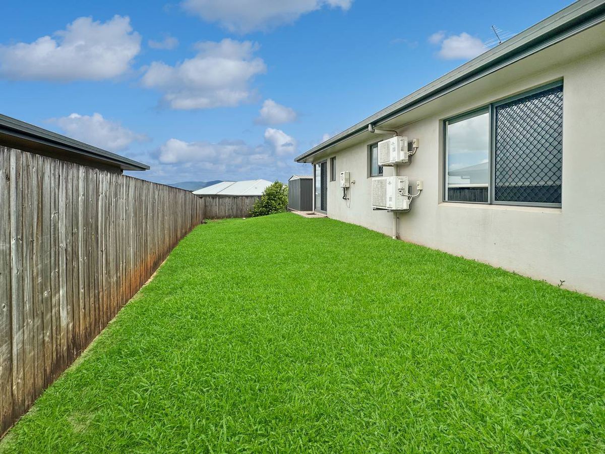 11 Rosenberg St, Atherton