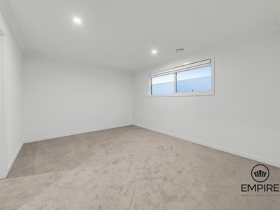 147 Yeungroon Boulevard, Clyde North