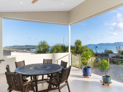 1 Seaview Court, Castle Hill