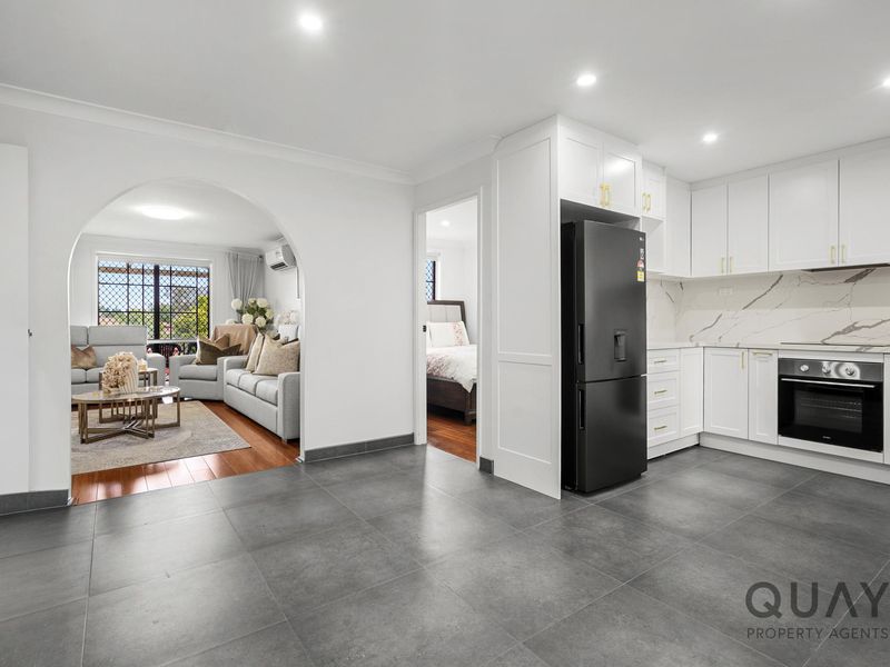 11 Merryweather Close, Minto