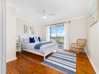 11 Hillcrest Avenue, North Narooma
