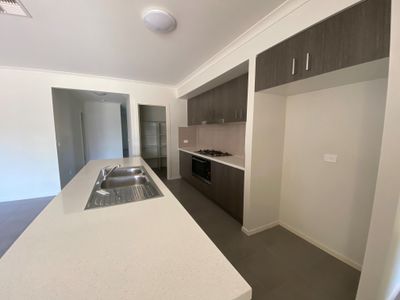 90 Haze Drive, Point Cook