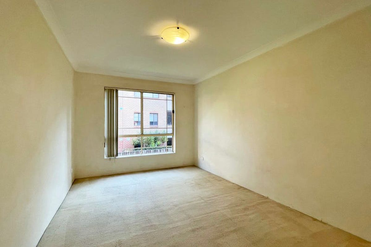 13 / 8-12 Hornsey Road, Homebush West