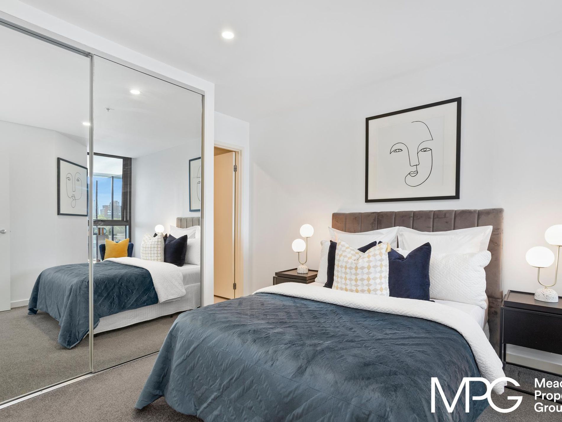 1102 / 3 Yarra Street, South Yarra