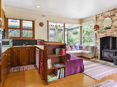 8524 Channel Highway, Woodstock