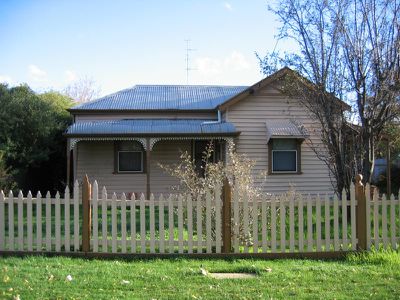 17 PLAYNE STREET, Heathcote