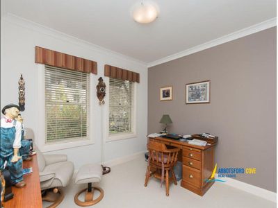 4 / 4 Harbourview Crescent, Abbotsford
