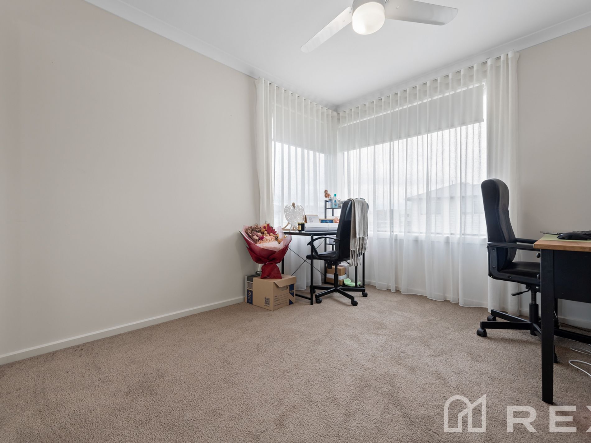 27 Flaxlilly Crescent, Officer