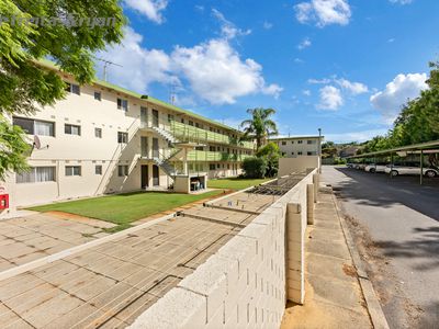 12 / 13 Milton Place, Orelia