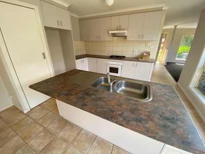 2 / 24 Coolabah Crescent, Hoppers Crossing