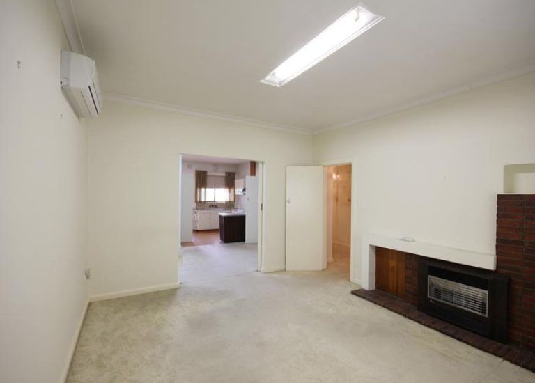 9 Balmoral Avenue, North Brighton