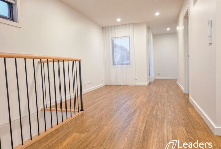 1 / 5 BRUCE STREET, Mount Waverley