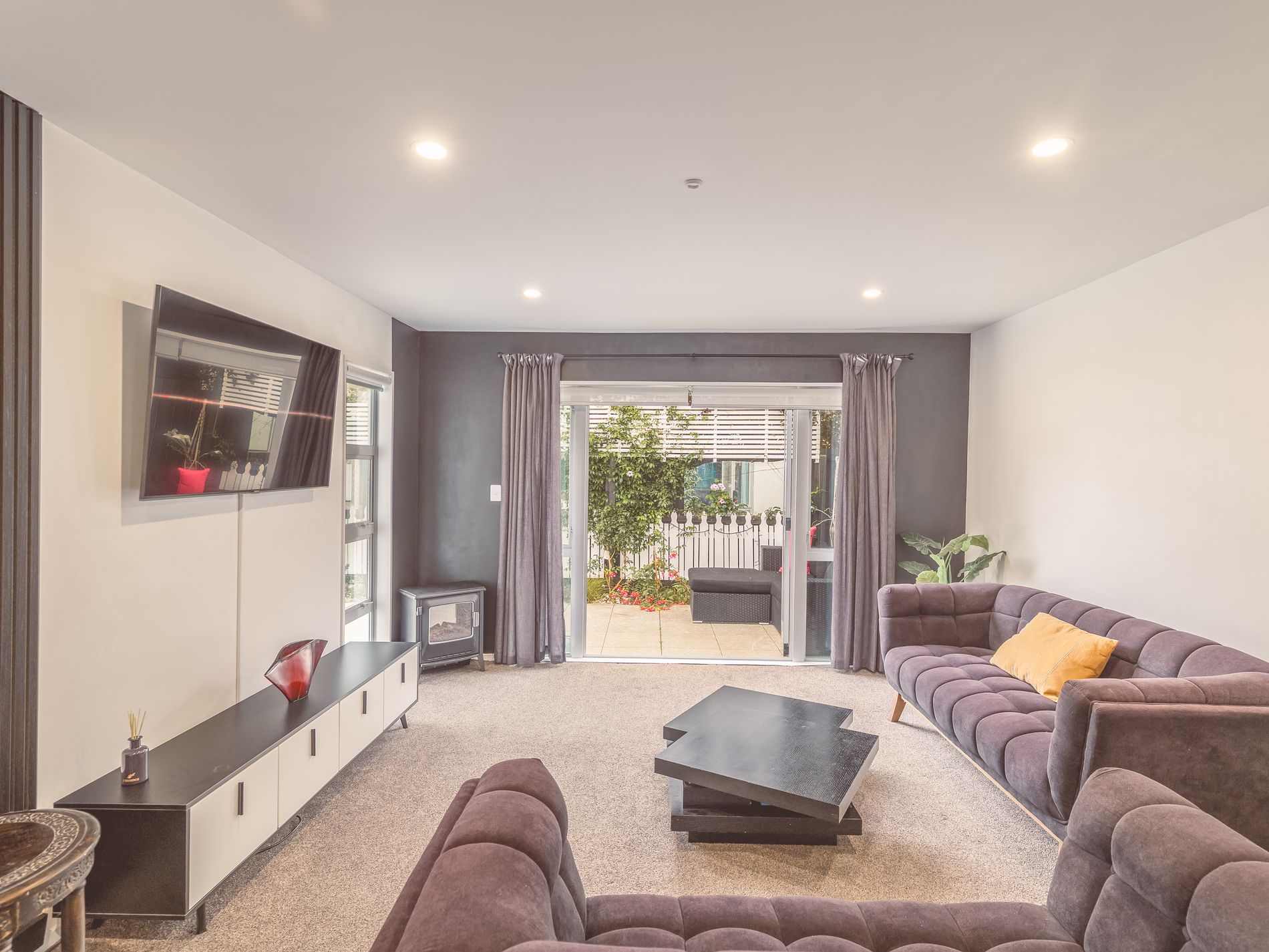 25B Champion Street, Edgeware