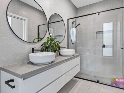 2 / 9 Seaton Road, Mornington