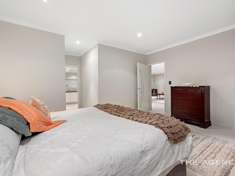 4 Sandford Avenue, Lake Coogee