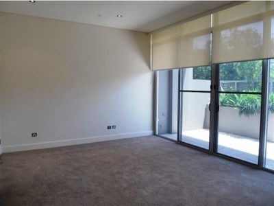 15 / 2-12 Young Street, Wollongong