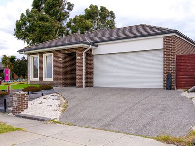 34 Olivebank Crescent, Cranbourne North