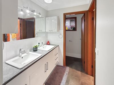 8 Edinburgh Avenue, Dubbo