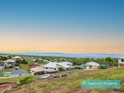 21 FRASER CRESCENT, Pacific Heights