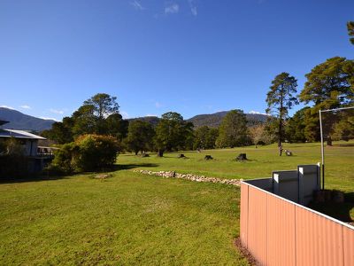1 / 25 Fairway Avenue , Mount Beauty