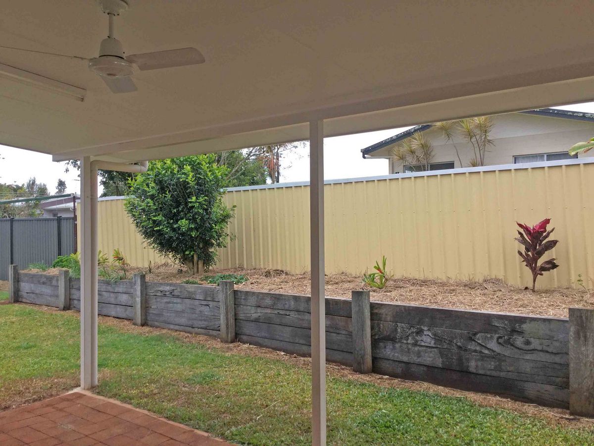 8 LARKIN CLOSE, Atherton