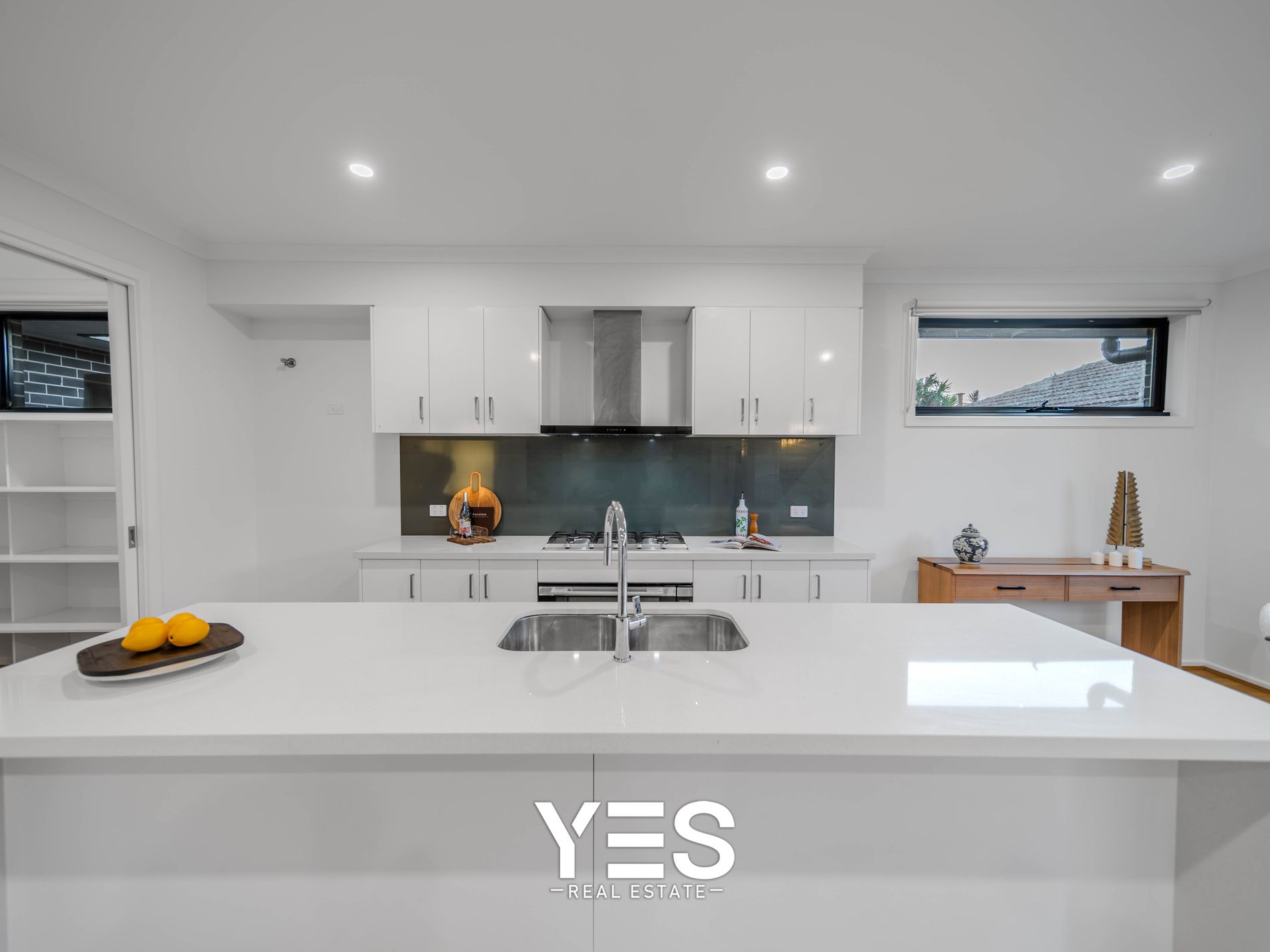 1B Rolstone Court, Narre Warren
