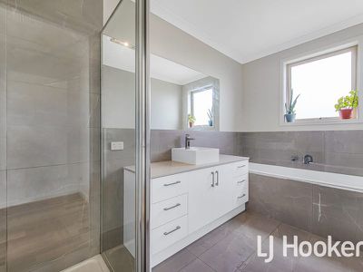 2 / 7 Franleigh Drive, Narre Warren