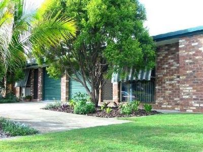2 Palm Ave, Raceview