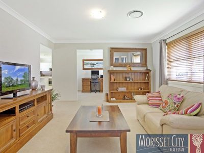 6 Reuben Close, Cooranbong