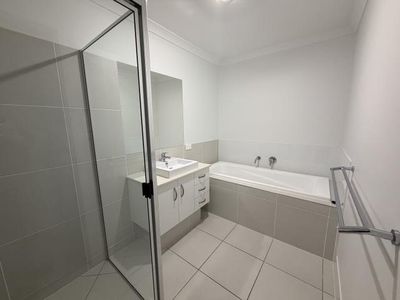 2 / 10 Satinwood Avenue, Urraween