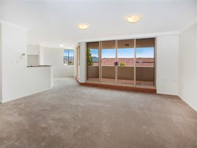 4 / 14-16 Church  St, North Wollongong