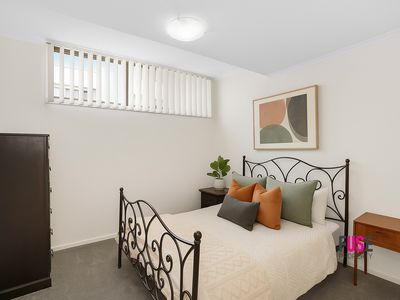 9 / 88 Henderson Road, Crestwood