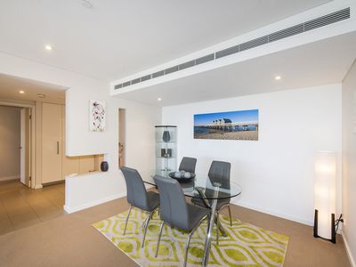 701 / 96 Bow River Crescent, Burswood