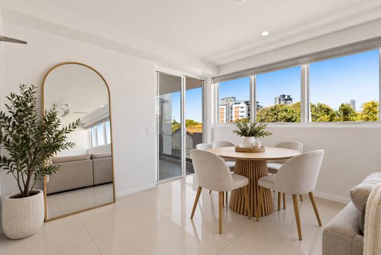 405 / 26 Gray Street, Southport