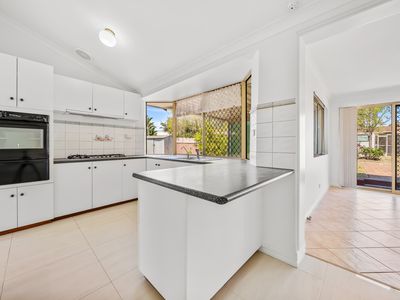 12 Placid Court, South Lake