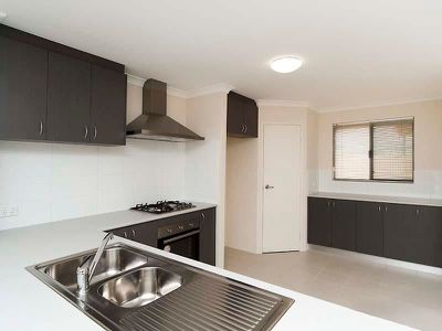 2 Dowak Lane, Byford