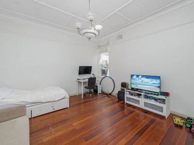 869 New Canterbury Rd, Dulwich Hill