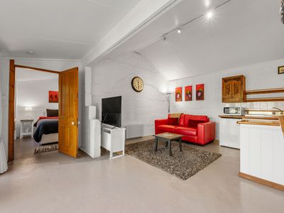 198 Princes Highway, Port Fairy