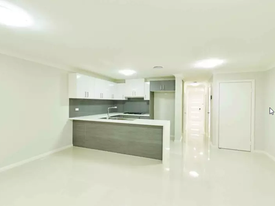 11 Amritsar Glade, Schofields