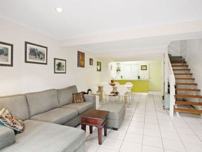 7 / 2 Dolphin Crescent, Noosaville