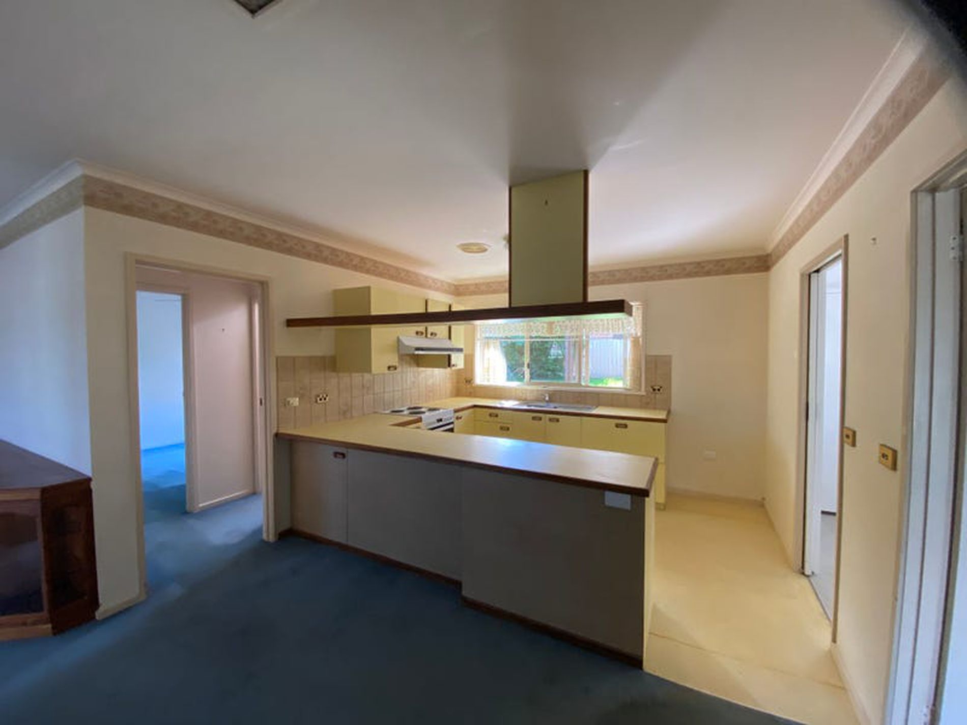 84 Reynolds Road, Belmont