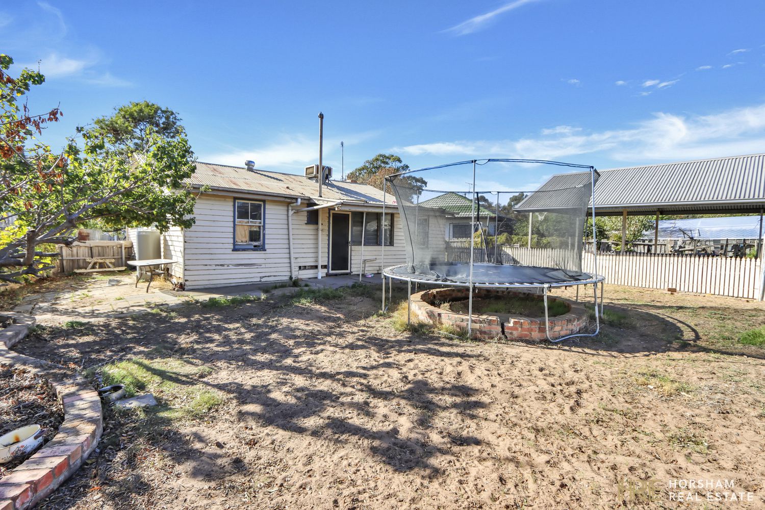 8 Sinclair Place, Horsham