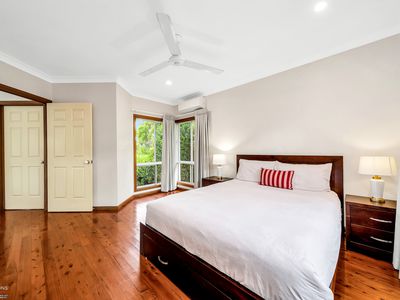 33 Eugenia Crescent, Redlynch