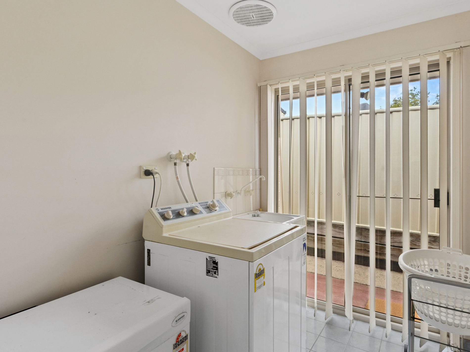 7 DOYLE CRESCENT, Seymour