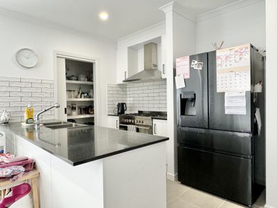 4 Yard Street, Mambourin