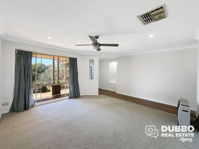 6 Tulloch Place, Dubbo
