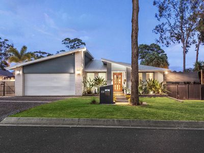 9 Senden Cr, Manly West