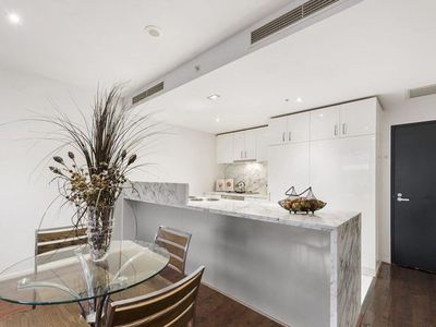 1606 / 8 Waterview Walk, Docklands