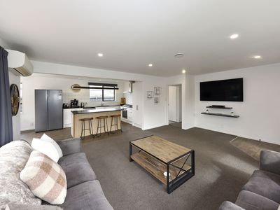 2 Edwins Way, Burwood